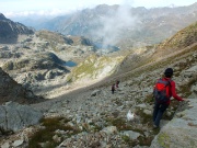 Dal MONTE MADONNINO (2502 m.), salito dalla ripida cresta nord e sceso dal pietroso canalone ovest,ai LAGHI DEI CURIOSI, CABIANCA e ZELTO, il 22 settembre 2013 - FOTOGALLERY